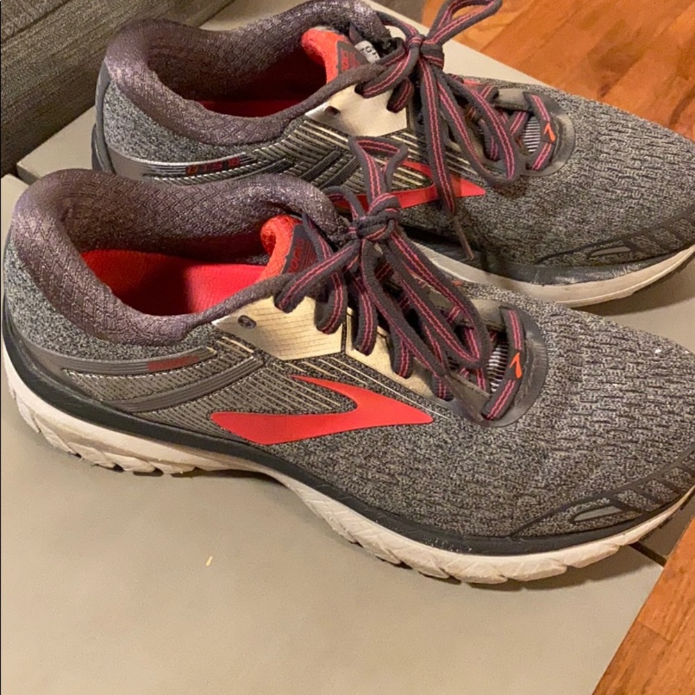 Brooks GTS 18 size 7.5
